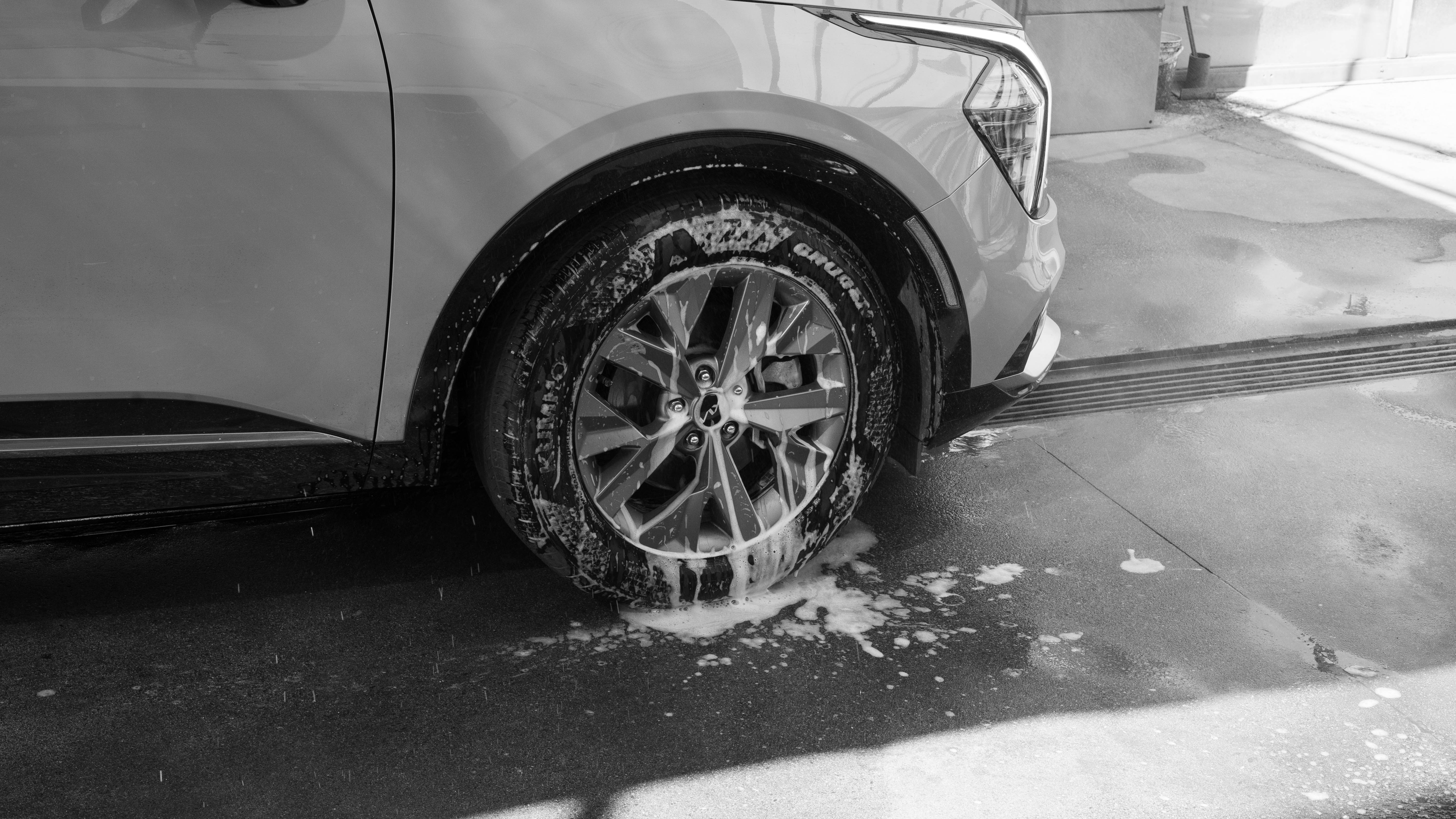 Vehículo recién detallado en RUSH Car Wash
